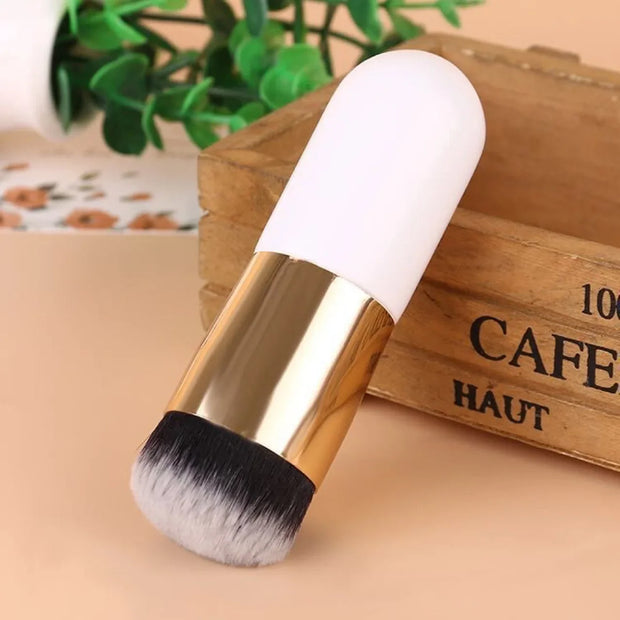 Chubby Pier Foundation Brush Flat Cream